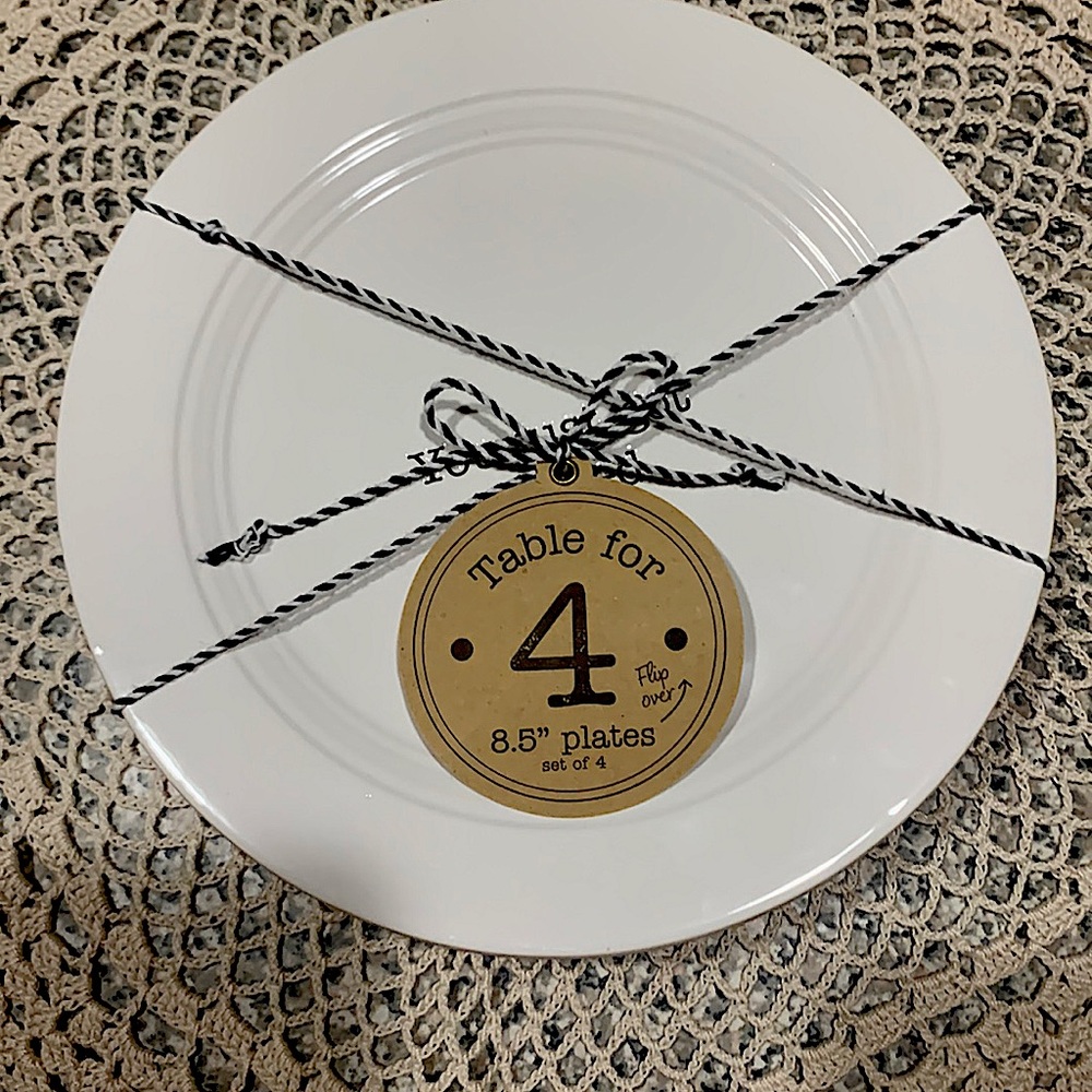 Mud pie table for 4 8.5” plates
